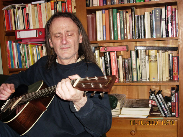 БРАНИМИР ЏОНИ ШТУЛИЋ: Имам више добрих албума него неки песама